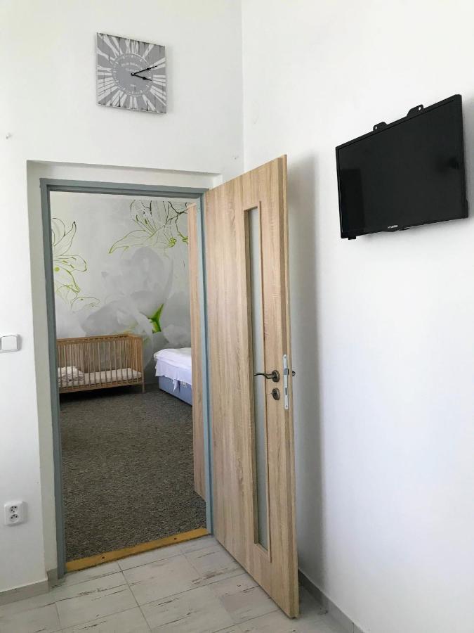 Apartman Na Namesti Lägenhet Opočno Exteriör bild