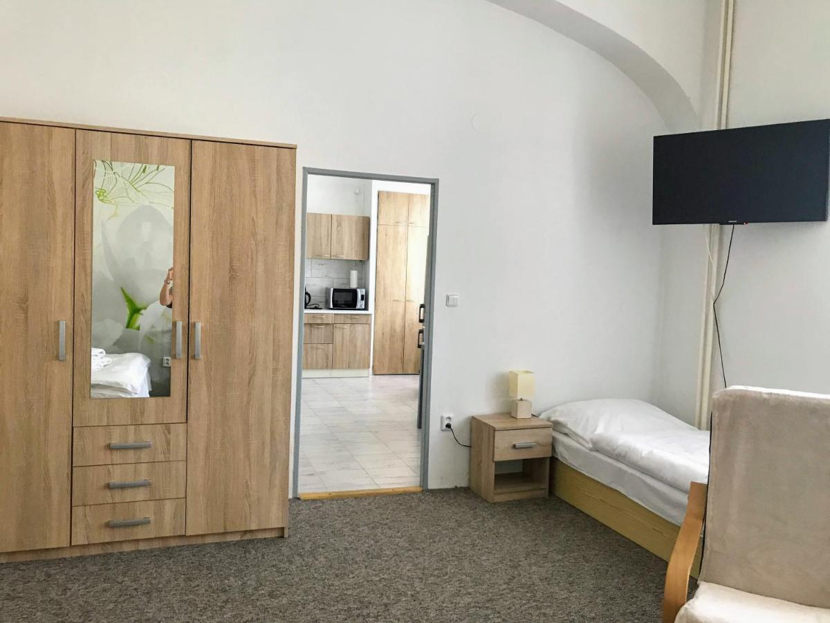 Apartman Na Namesti Lägenhet Opočno Exteriör bild